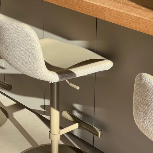 Cocina de @Cesar Italia y taburetes de @midj Italy