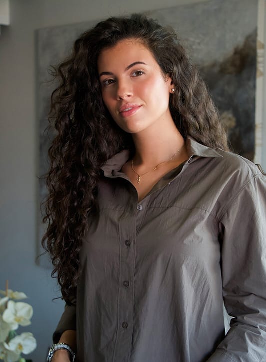 Eva Pradas, diseñadora de estilo contemporaneo en el estudio de interiorismo Prada's Desing